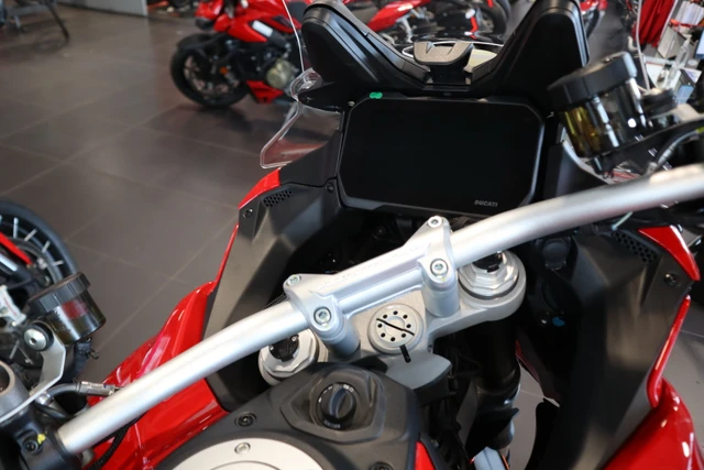 2026 Ducati, dovoz Kanada — foto 4 z 5