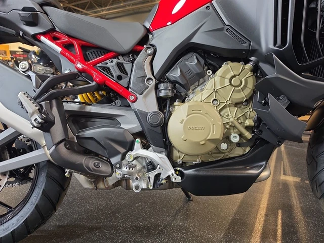 2026 Ducati, 12 km, dovoz Kanada — foto 3 z 5