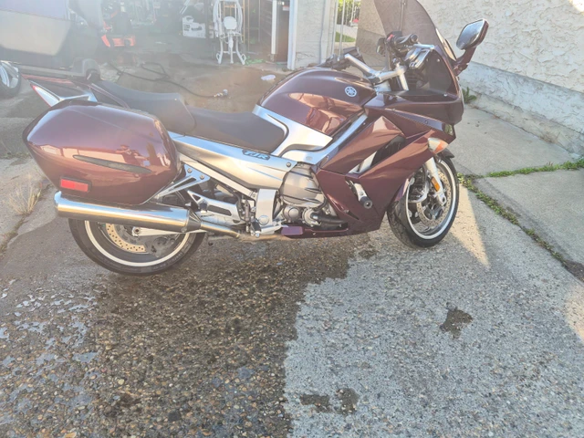 2007 Yamaha, 90 000 km, dovoz Kanada — foto 4 z 5