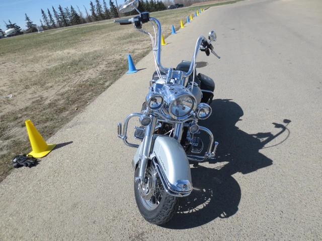 2005 Harley-Davidson, červená, 39 000 km, dovoz Kanada — foto 2 z 5