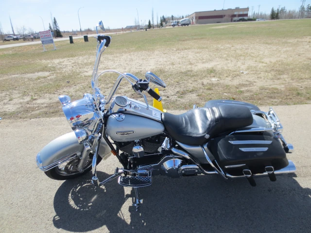 2005 Harley-Davidson, červená, 39 000 km, dovoz Kanada — foto 3 z 5