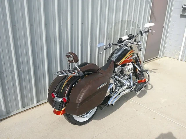 2014 Harley-Davidson, 23 348 km, dovoz Kanada — foto 3 z 5