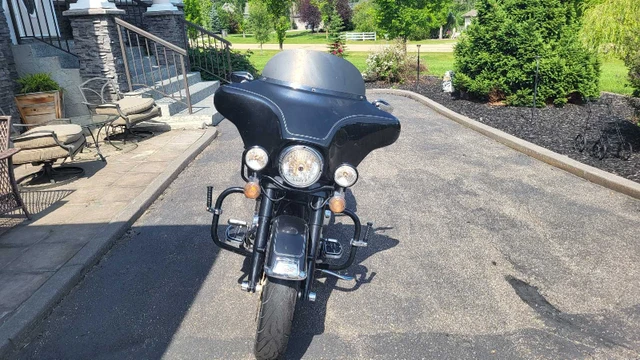 2008 Harley-Davidson, 80 000 km, dovoz Kanada — foto 2 z 5