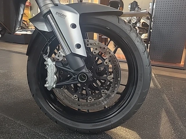 2014 Ducati, 6 208 km, dovoz Kanada — foto 5 z 5