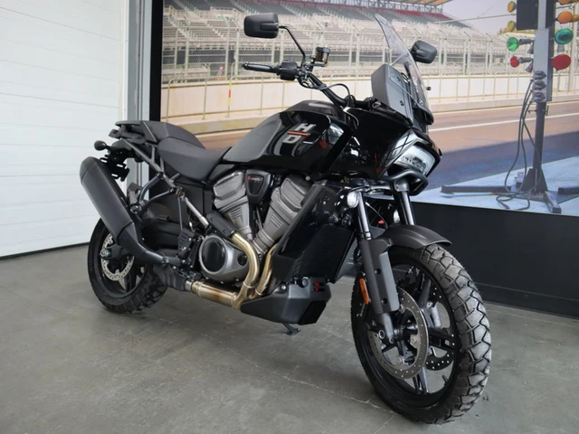 2021 Harley-Davidson, 915 km, dovoz Kanada — foto 2 z 5