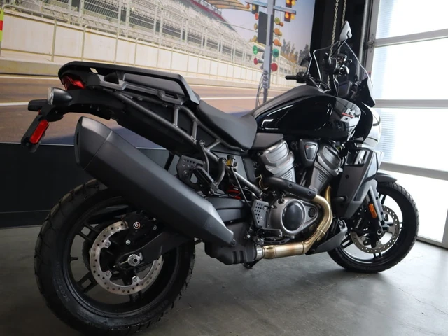2021 Harley-Davidson, 915 km, dovoz Kanada — foto 3 z 5