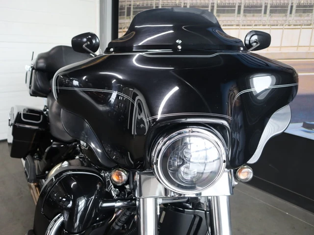 2011 Harley-Davidson, 54 376 km, dovoz Kanada — foto 3 z 5
