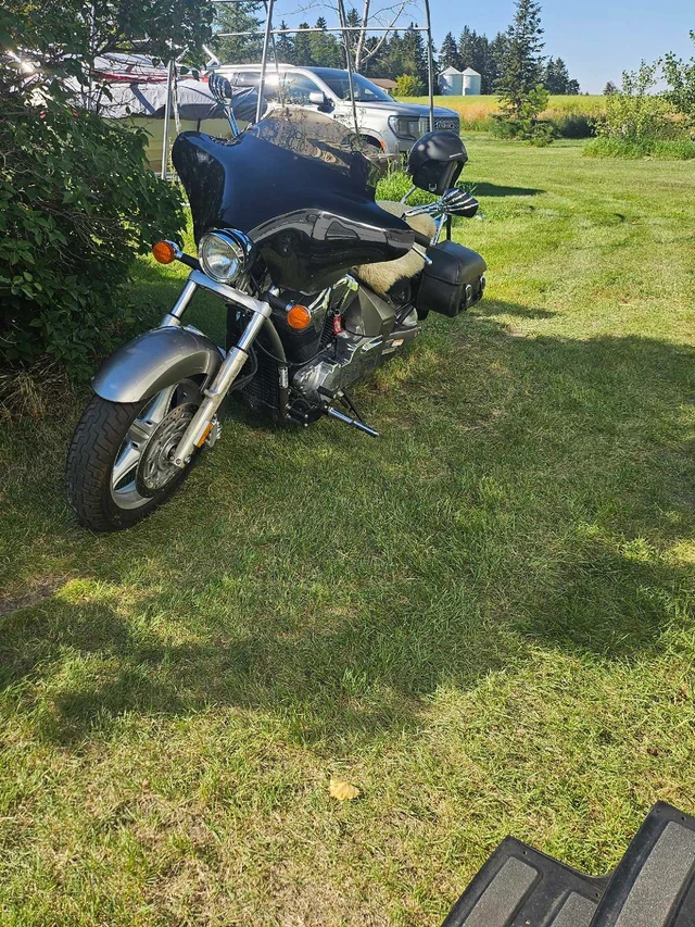 2012 Honda, červená, 20 000 km, dovoz Kanada — foto 2 z 3