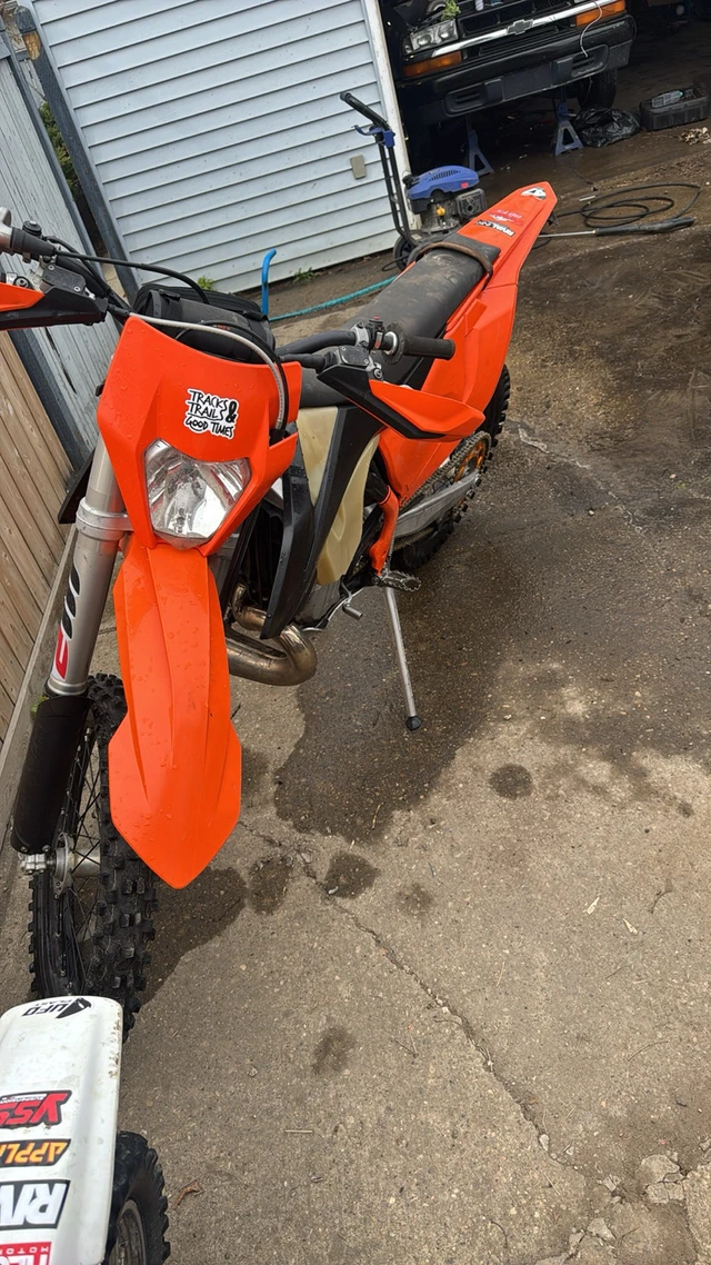 2017 KTM, dovoz Kanada — foto 2 z 5