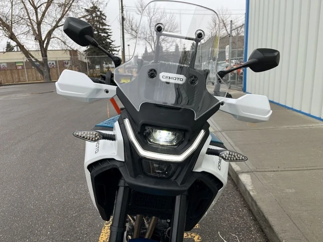 2026 CFMOTO, dovoz Kanada — foto 3 z 5