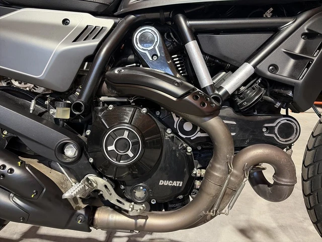 2022 Ducati, 2 500 km, dovoz Kanada — foto 3 z 5