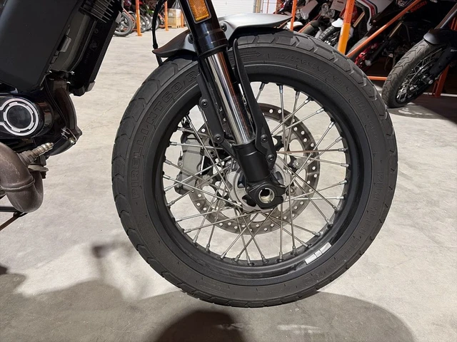 2022 Ducati, 2 500 km, dovoz Kanada — foto 5 z 5