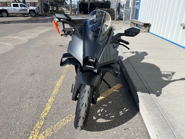 2026 KTM, dovoz Kanada — foto 3 z 5
