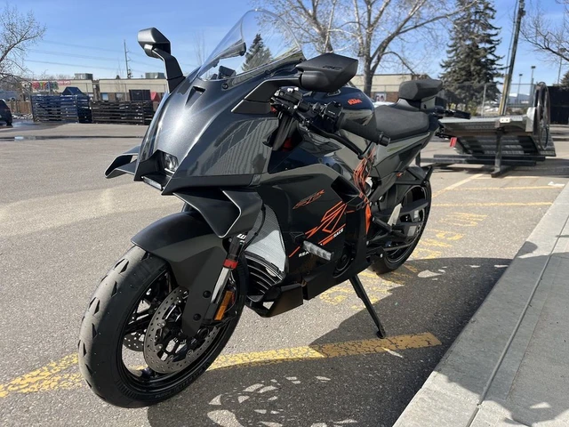2026 KTM, dovoz Kanada — foto 4 z 5