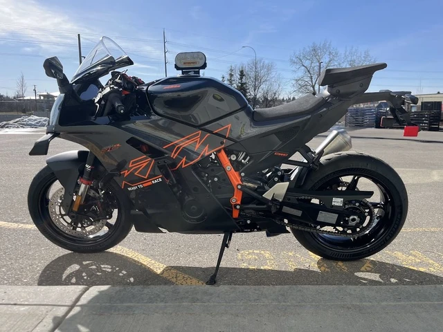 2026 KTM, dovoz Kanada — foto 5 z 5