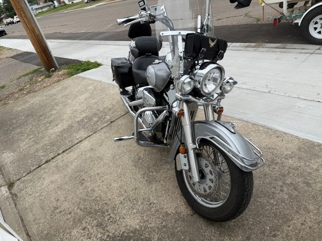 2006 Suzuki, 32 870 km, dovoz Kanada — foto 4 z 5