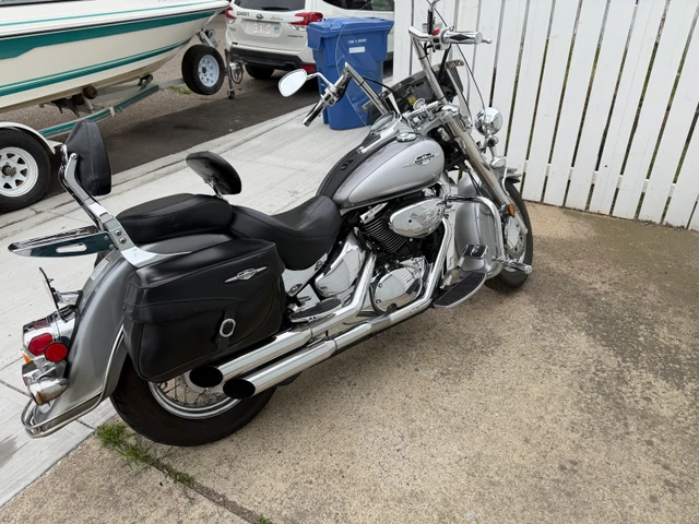 2006 Suzuki, 32 870 km, dovoz Kanada — foto 5 z 5