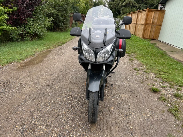 2008 Suzuki, 56 000 km, dovoz Kanada — foto 2 z 5