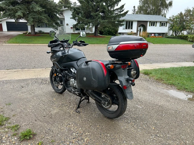 2008 Suzuki, 56 000 km, dovoz Kanada — foto 4 z 5