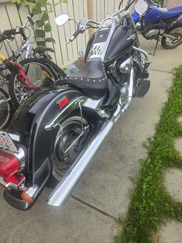 2009 Suzuki, 33 000 km, dovoz Kanada — foto 2 z 2