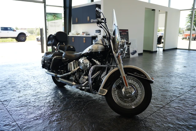 2003 Harley-Davidson, červená, 35 235 km, dovoz Kanada — foto 3 z 5
