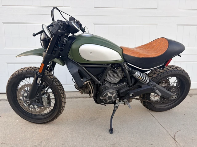 2015 Ducati, 13 871 km, dovoz Kanada — foto 4 z 5