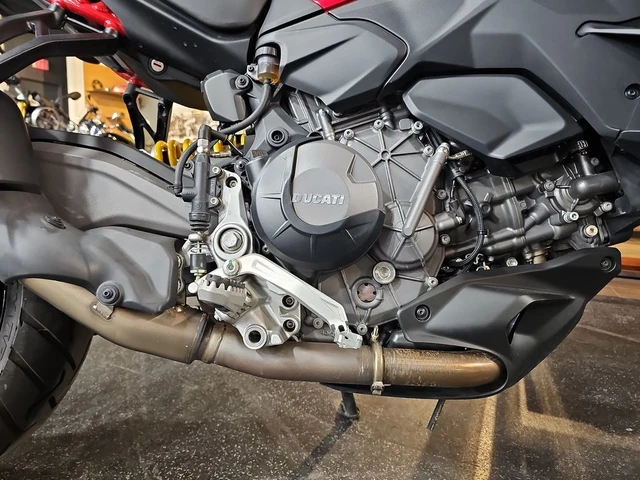 2025 Ducati, 500 km, dovoz Kanada — foto 3 z 5