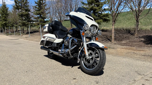 2014 Harley-Davidson, 55 061 km, dovoz Kanada — foto 2 z 5