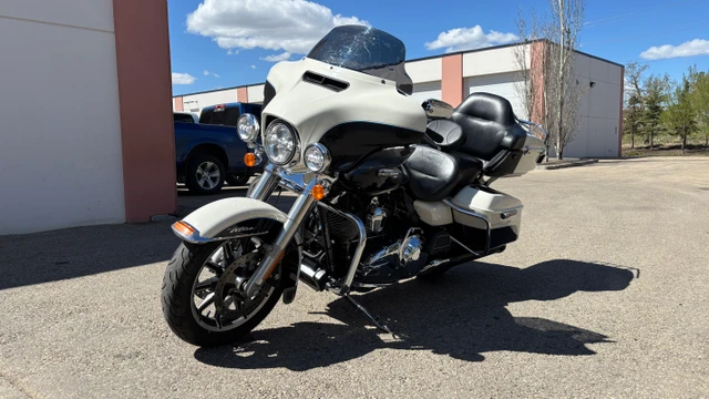 2014 Harley-Davidson, 55 061 km, dovoz Kanada — foto 4 z 5