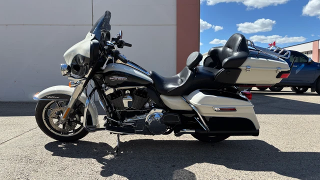 2014 Harley-Davidson, 55 061 km, dovoz Kanada — foto 5 z 5