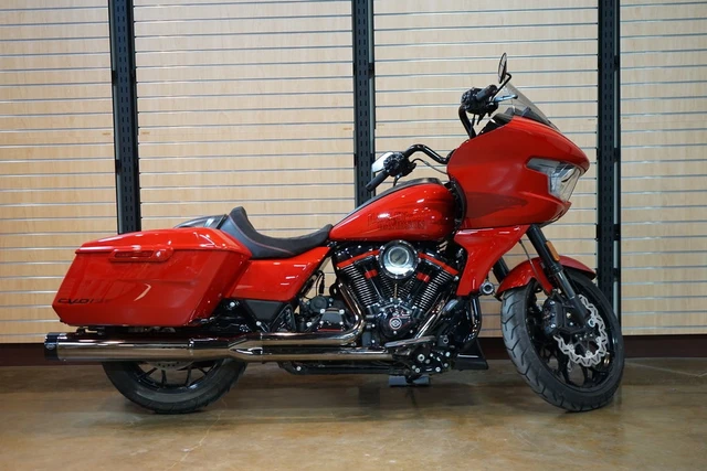 2025 Harley-Davidson, 4 563 km, dovoz Kanada — foto 2 z 5