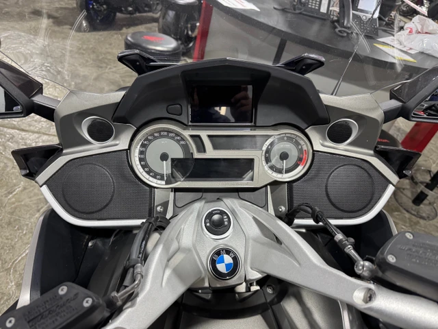 2018 BMW, 60 000 km, dovoz Kanada — foto 2 z 5