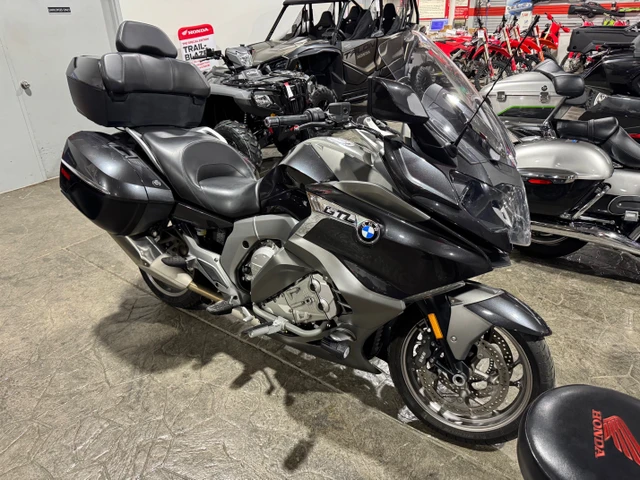2018 BMW, 60 000 km, dovoz Kanada — foto 4 z 5