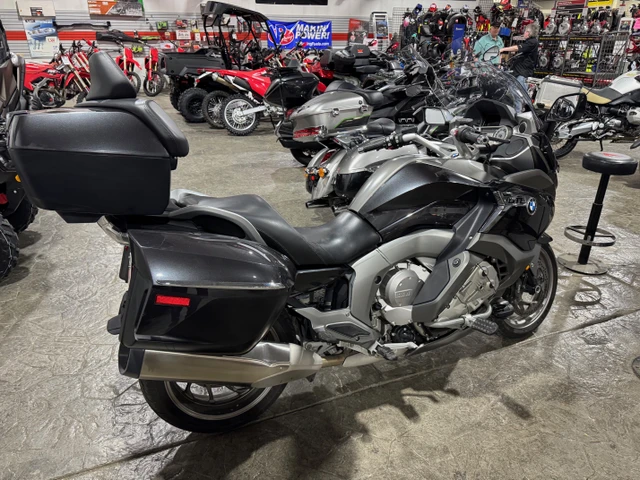 2018 BMW, 60 000 km, dovoz Kanada — foto 5 z 5