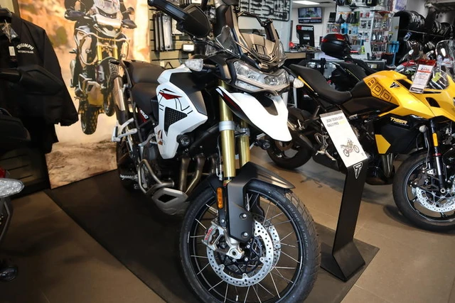 2026 Triumph, 1 km, dovoz Kanada — foto 1