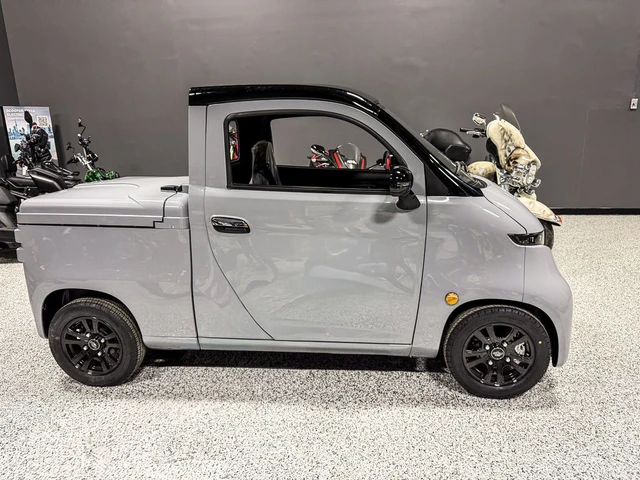 2025, dovoz Kanada — foto 2 z 5