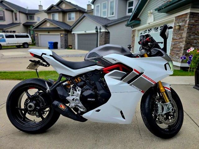 2023 Ducati, 8 900 km, dovoz Kanada — foto 2 z 5
