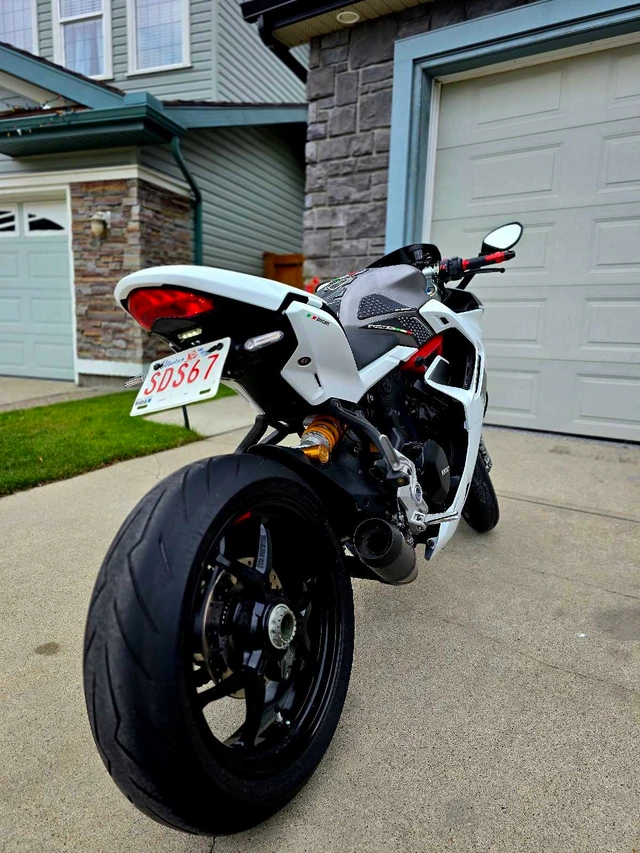 2023 Ducati, 8 900 km, dovoz Kanada — foto 3 z 5