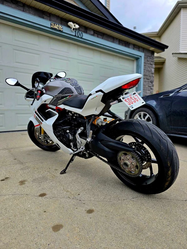 2023 Ducati, 8 900 km, dovoz Kanada — foto 4 z 5
