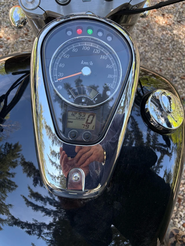 2009 Suzuki, 800 km, dovoz Kanada — foto 5 z 5