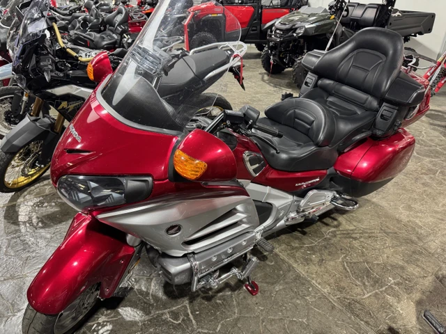 2012 Honda, zlatá, 75 000 km, dovoz Kanada — foto 2 z 5