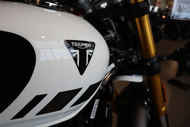 2026 Triumph, dovoz Kanada — foto 3 z 5