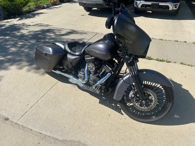 2015 Harley-Davidson, 19 172 km, dovoz Kanada — foto 3 z 3