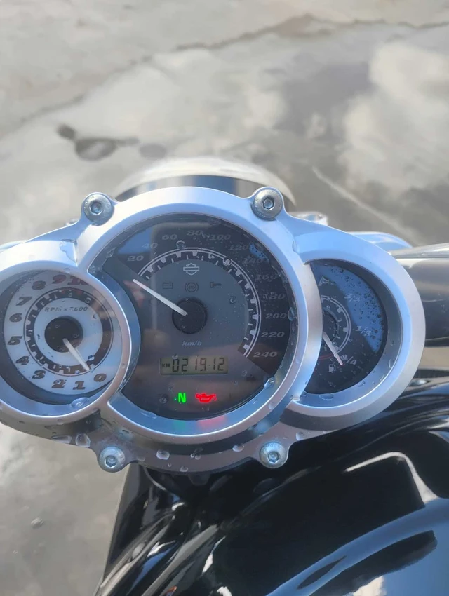 2015 Harley-Davidson, 25 000 km, dovoz Kanada — foto 3 z 5