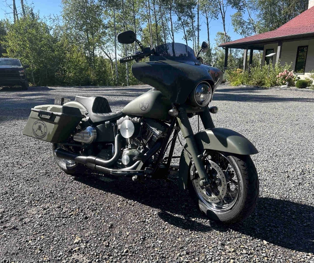 2000 Harley-Davidson, červená, 110 km, dovoz Kanada — foto 1 z 5 2000 Harley-Davidson, červená, 110 km, dovoz Kanada — foto 1 z 5