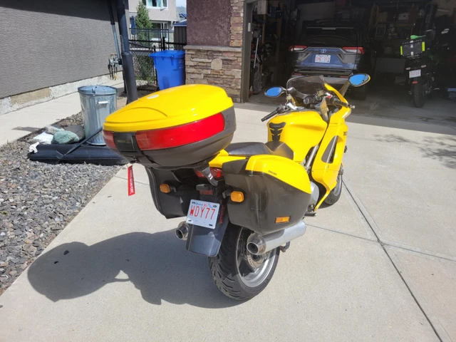 2002 Ducati, 78 000 km, dovoz Kanada — foto 2 z 5