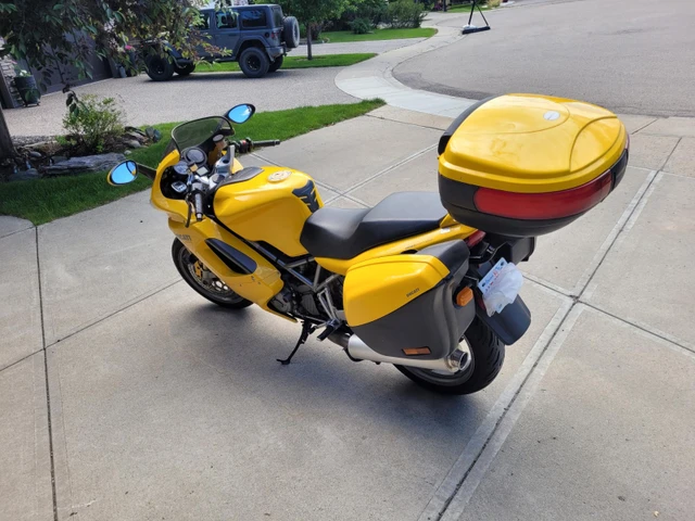 2002 Ducati, 78 000 km, dovoz Kanada — foto 4 z 5