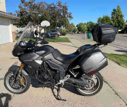 2010 Triumph, 45 000 km, dovoz Kanada — foto 1 z 5 2010 Triumph, 45 000 km, dovoz Kanada — foto 1 z 5