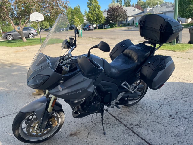 2010 Triumph, 45 000 km, dovoz Kanada — foto 2 z 5