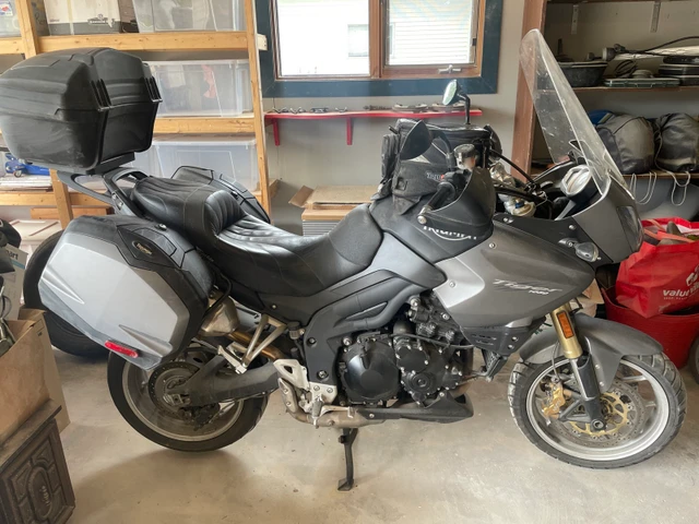 2010 Triumph, 45 000 km, dovoz Kanada — foto 4 z 5